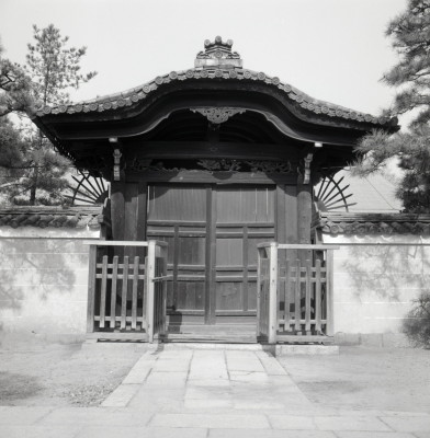 knd_06360(京都府京都市東山区大和大路通四条下る小松町)
