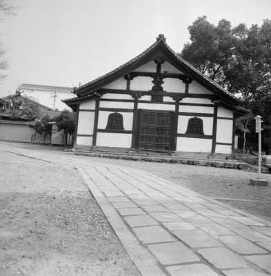 knd_06363(京都府京都市東山区大和大路通四条下る小松町)