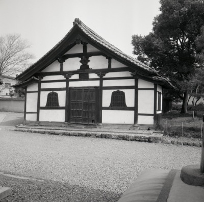 knd_06367(京都府京都市東山区大和大路通四条下る小松町)