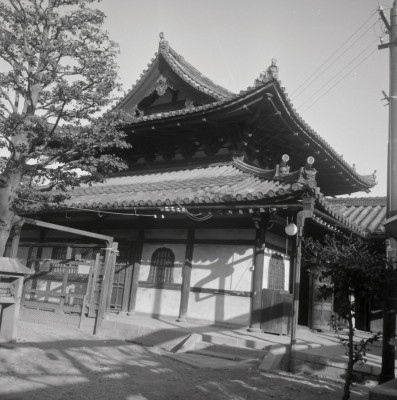 knd_06474(京都府京都市東山区大和大路通四条下る小松町)