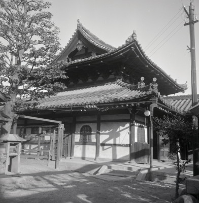 knd_06475(京都府京都市東山区大和大路通四条下る小松町)