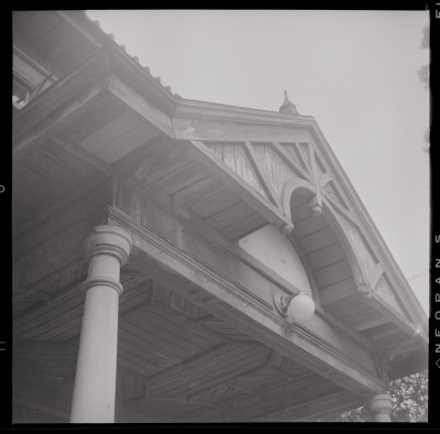knd_53650(京都府京都市上京区烏丸町通上立売上相国寺門前)