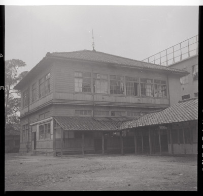 knd_53653(京都府京都市上京区烏丸町通上立売上相国寺門前)