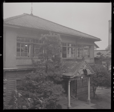 knd_53658(京都府京都市上京区烏丸町通上立売上相国寺門前)
