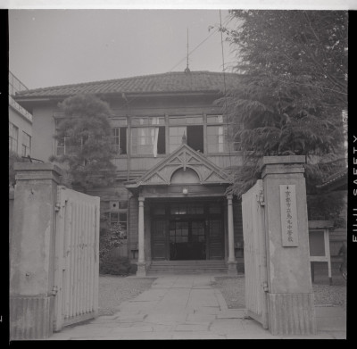 knd_53659(京都府京都市上京区烏丸町通上立売上相国寺門前)