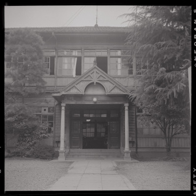 knd_53662(京都府京都市上京区烏丸町通上立売上相国寺門前)